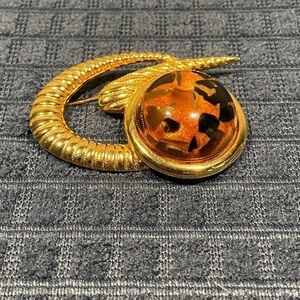 Beautiful Vintage Brooch With Tiger Eye Stone